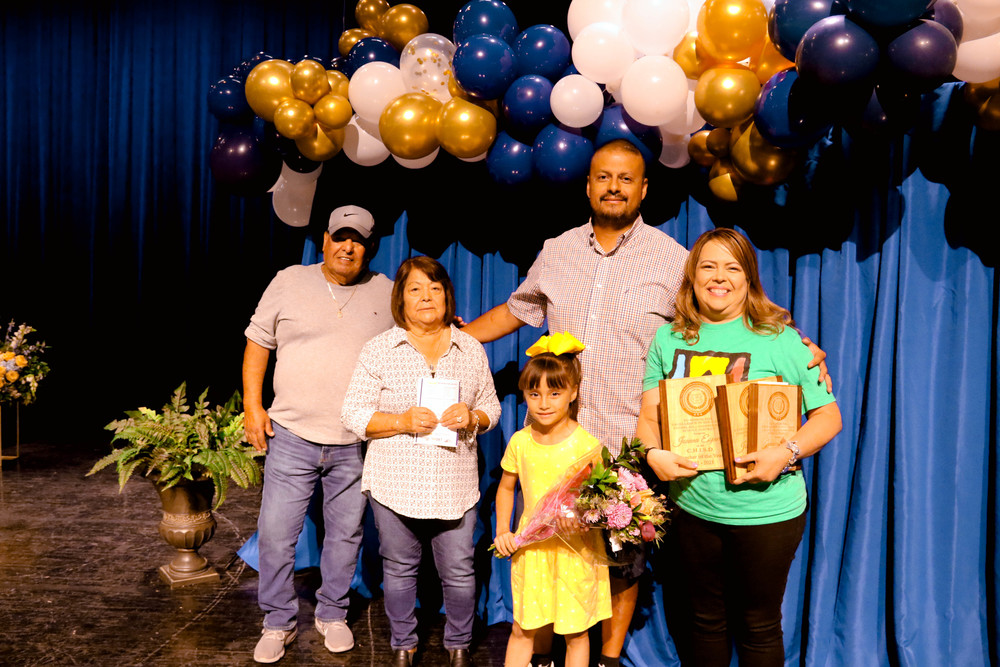 Chapel Hill ISD Bilingual Teacher, Mrs. Joanna Esparza, Named Teacher of the Year